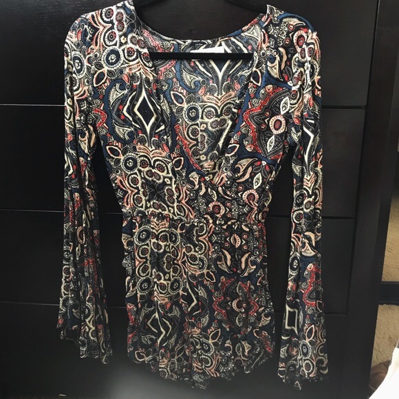 Bell Sleeve Romper - Picture 4 of 4